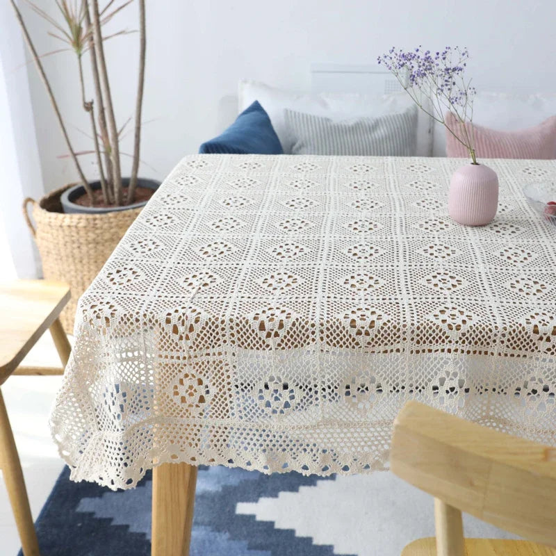 Nappe carrée en dentelle crochetée