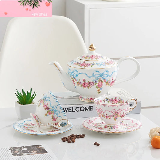 Service à thé en porcelaine