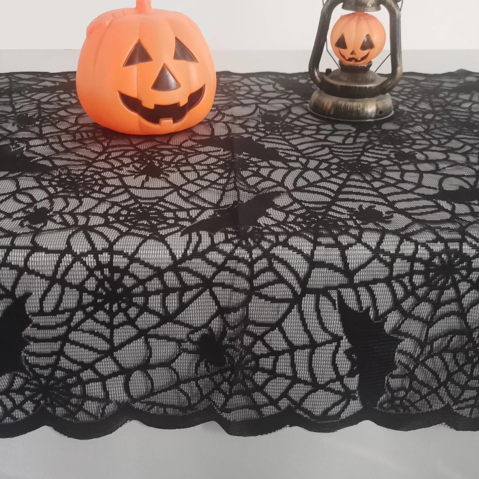 Nappe noire halloween dentelle