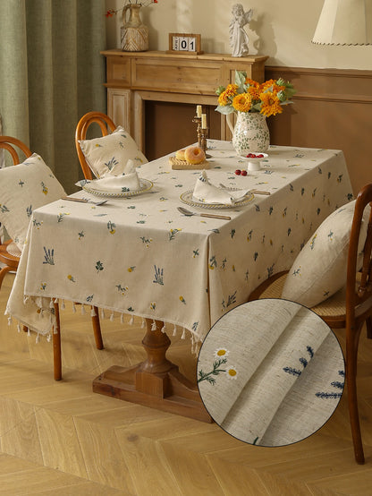 Nappe carrée brodée