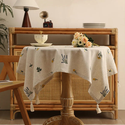 Nappe carrée brodée