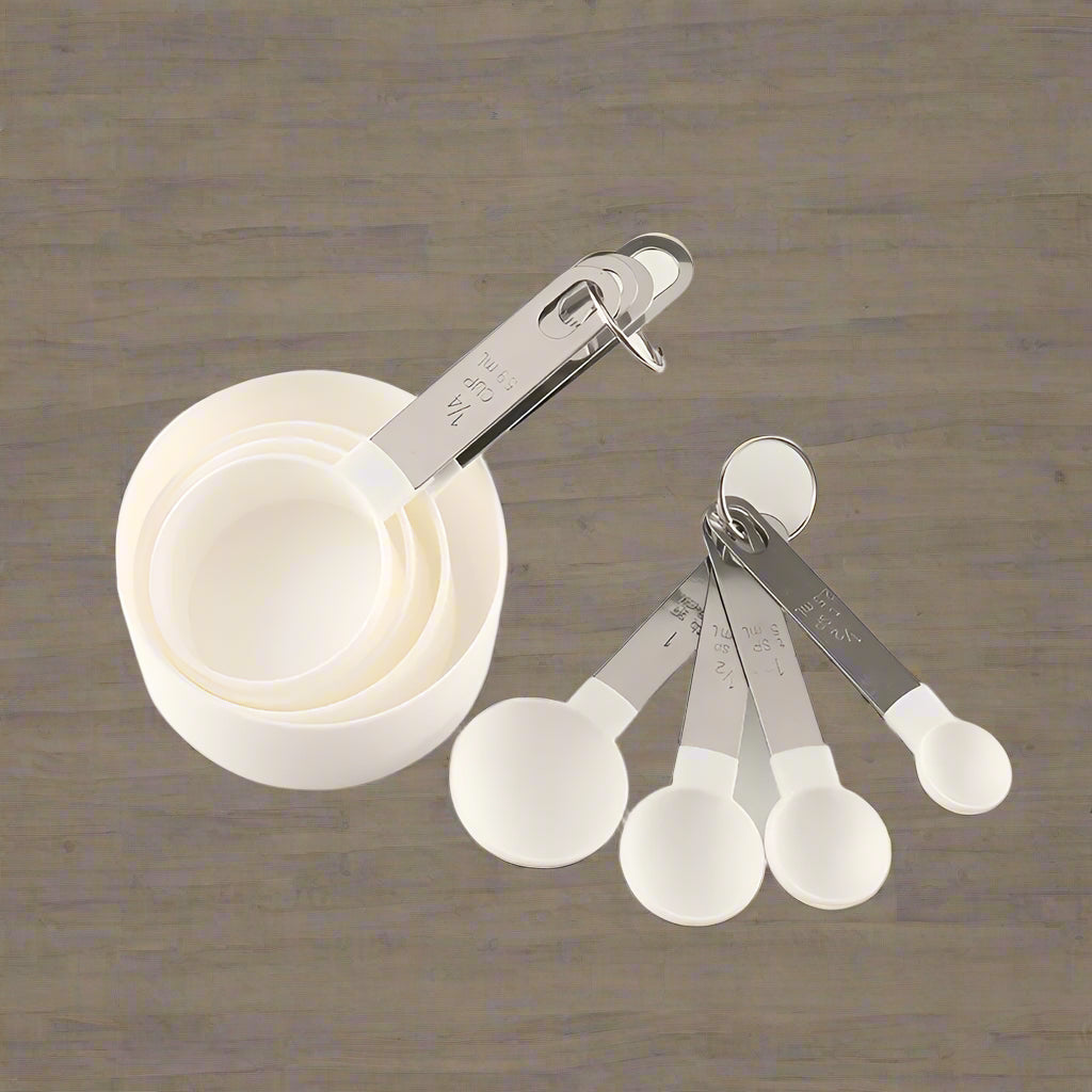 Cuillères et tasses à mesurer