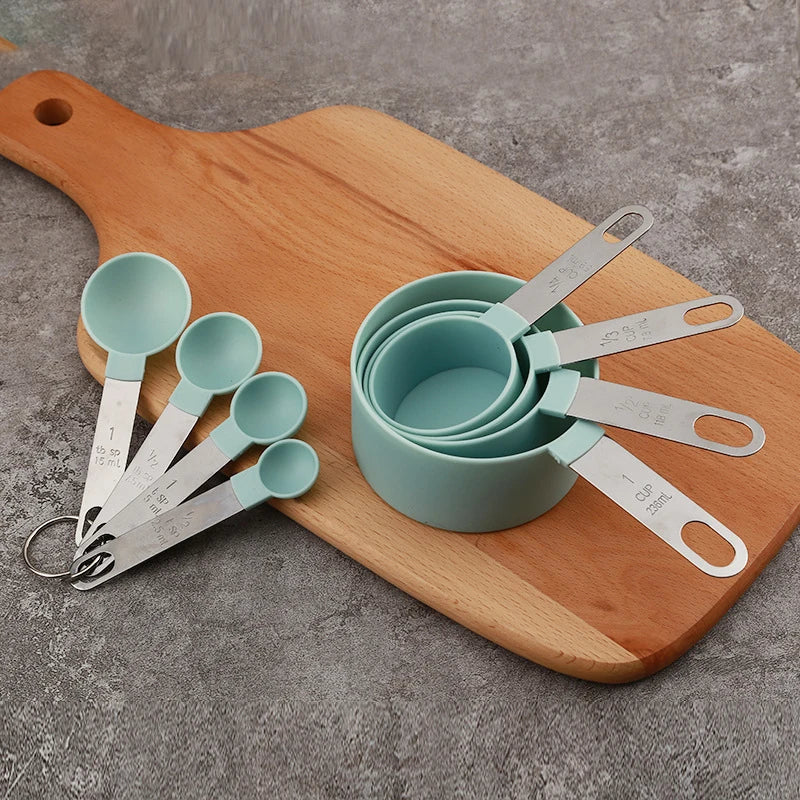 Cuillères et tasses à mesurer