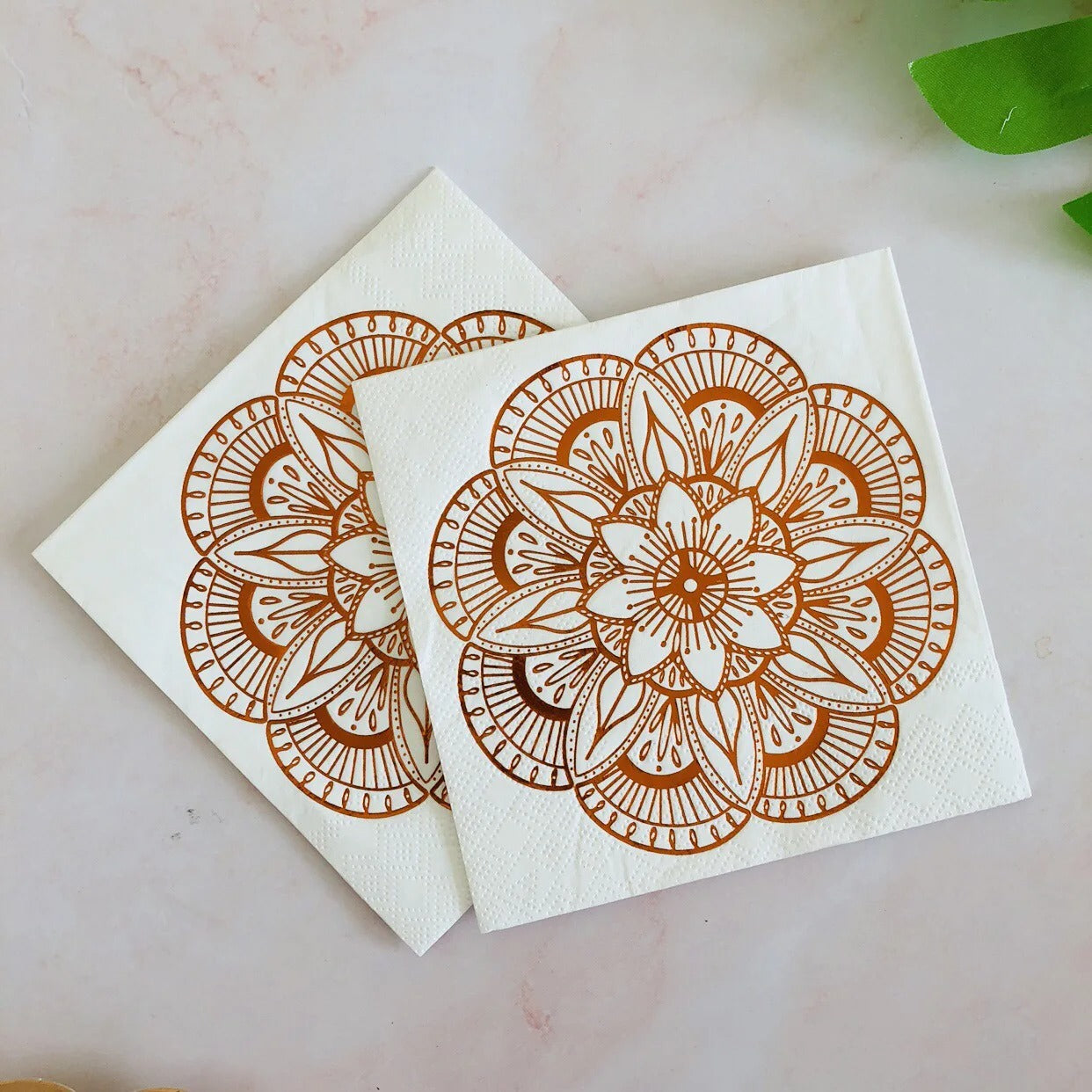 Vaisselle jetable estampillée or | Élégance Fête