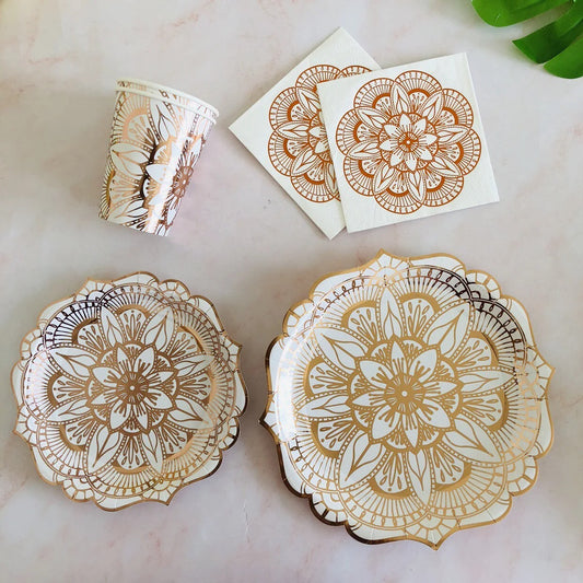 Vaisselle jetable estampillée dorée | Élégance Fête